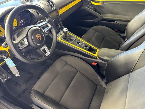 Certified 2022 Porsche 718 Boxster Spyder RWD image 4