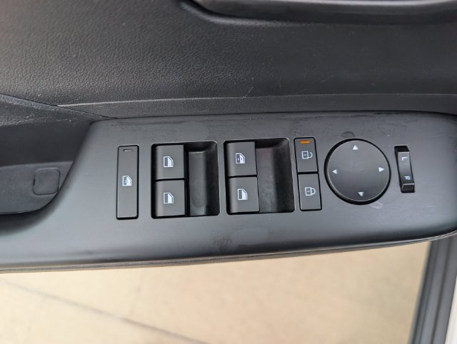 Used 2025 Hyundai Kona SEL FWD image 21