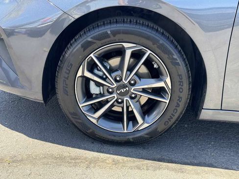 Used 2023 Kia Forte LXS FWD image 6