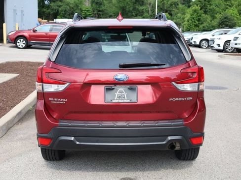 Certified 2022 Subaru Forester Premium AWD/4WD image 5