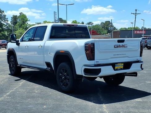 New 2026 GMC Sierra 2500 AT4 w/ AT4 Premium Plus Package AWD/4WD image 7