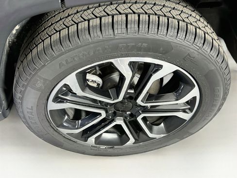 Used 2023 Jeep Compass Limited w/ Sun and Sound Group image 30