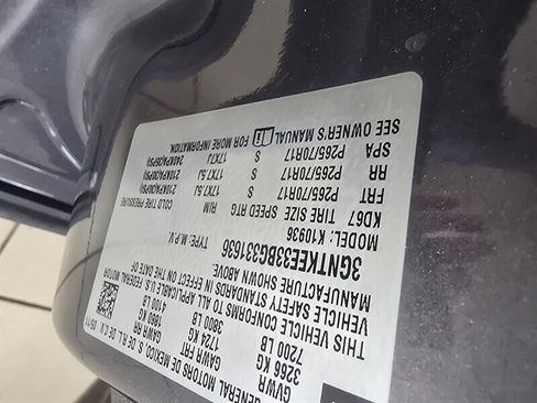 Used 2011 Chevrolet Avalanche LS image 32