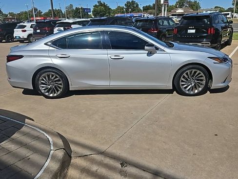 Used 2019 Lexus ES 350 Ultra Luxury image 4