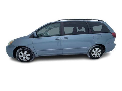 Used 2004 Toyota Sienna XLE image 2
