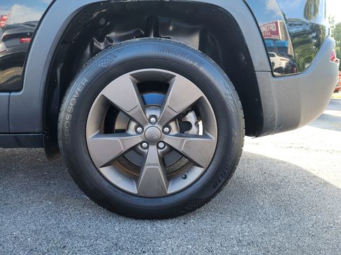 Used 2016 Jeep Cherokee 75th Anniversary AWD/4WD image 19