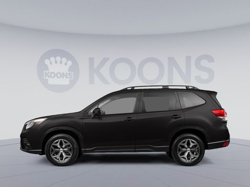 Used 2024 Subaru Forester Premium AWD/4WD image 2
