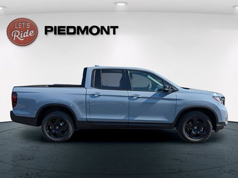New 2026 Honda Ridgeline Black Edition image 3