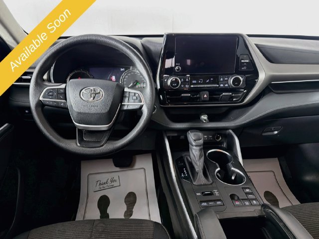 Used 2023 Toyota Highlander LE AWD/4WD image 21