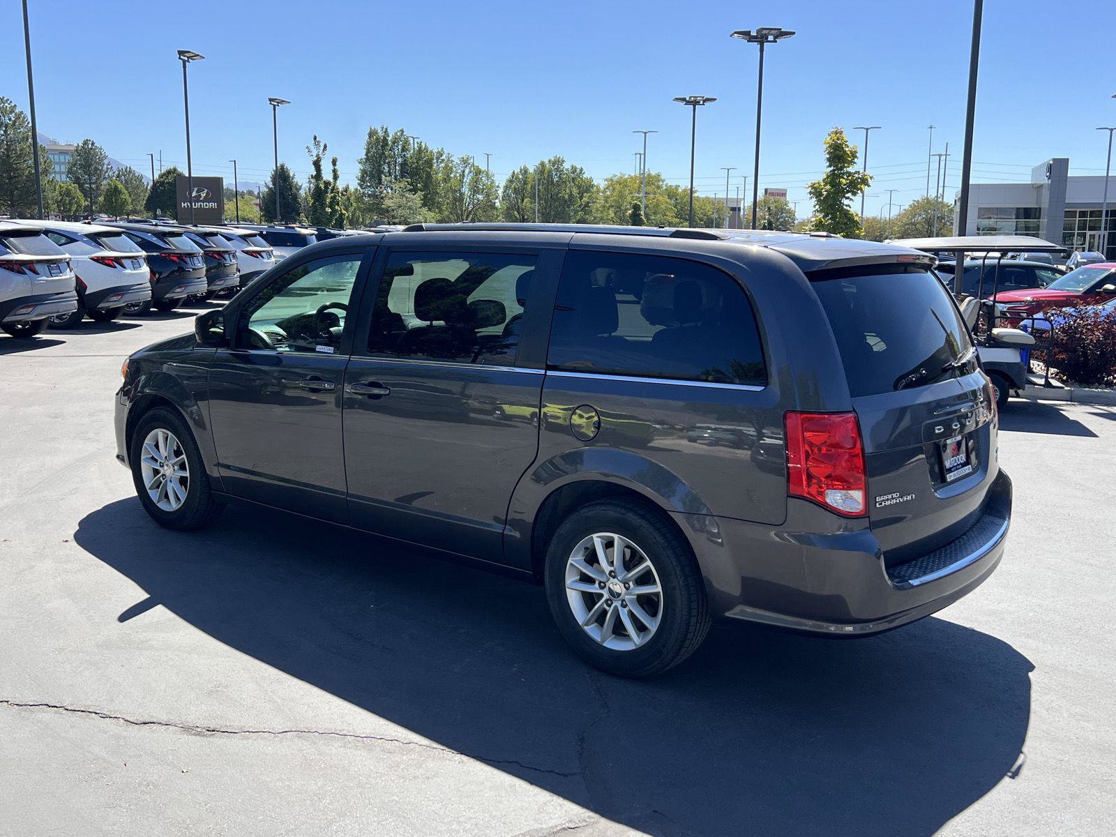 Used 2019 Dodge Grand Caravan SXT FWD image 17