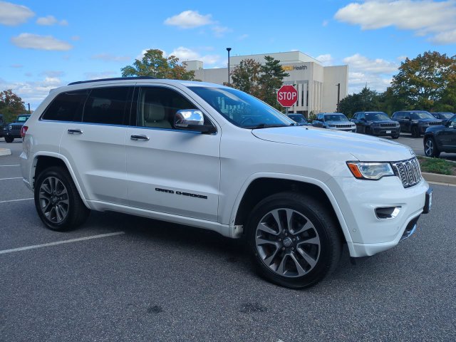 Used 2017 Jeep Grand Cherokee Overland w/ Jeep Active Safety Group AWD/4WD image 2