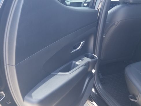 Used 2025 Hyundai Santa Cruz SEL FWD image 11