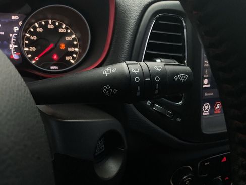 Used 2019 Jeep Compass Trailhawk AWD/4WD image 32