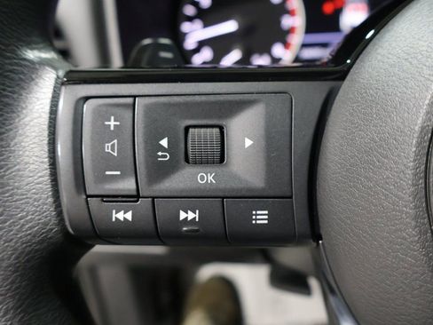 Used 2023 Nissan Rogue SV image 35