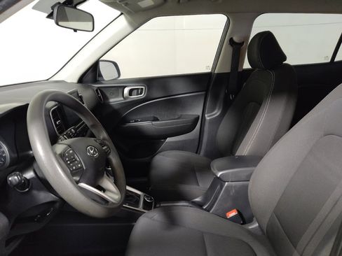Used 2020 Hyundai Venue SEL FWD image 17