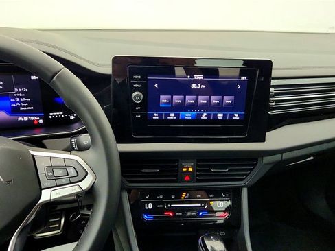 Used 2025 Volkswagen Jetta Sport FWD image 17