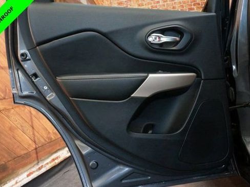 Used 2018 Jeep Cherokee Limited image 42