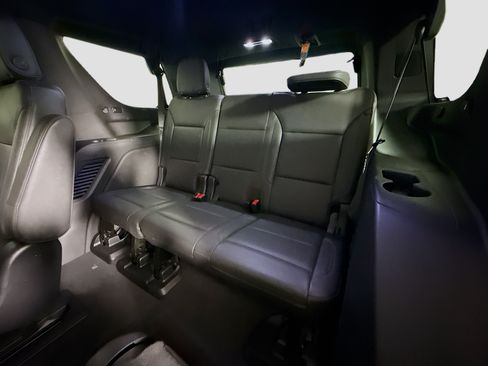 Used 2022 Chevrolet Tahoe LT w/ Luxury Package RWD image 41
