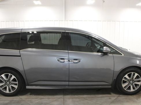 Used 2014 Honda Odyssey Touring image 11