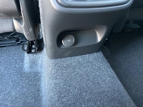 Certified 2025 Volvo XC40 B5 Plus image 14