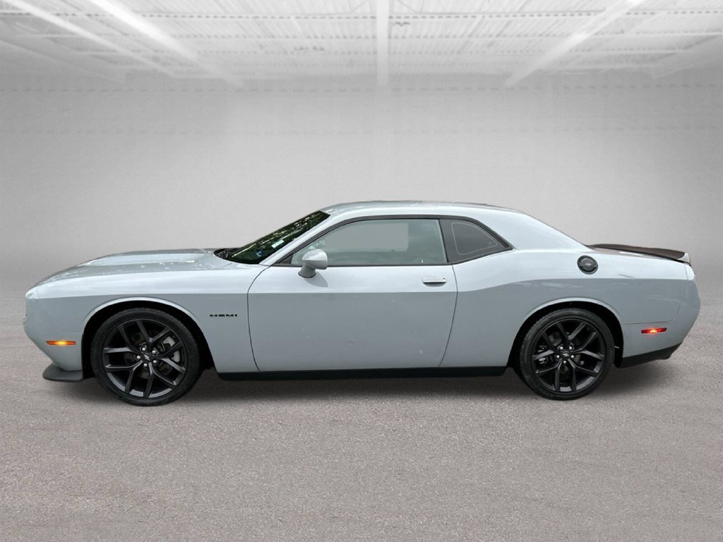 Used 2022 Dodge Challenger R/T w/ Blacktop Package RWD image 2