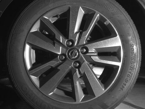 Used 2025 Nissan Versa SV image 14