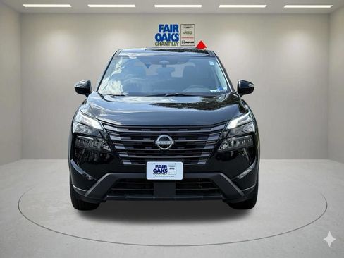 Used 2026 Nissan Rogue SV AWD/4WD image 2