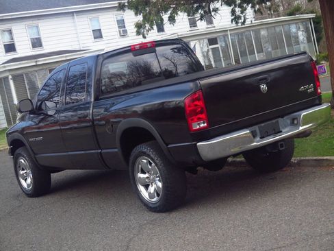 Used 2005 Dodge Ram 1500 Truck SLT image 16