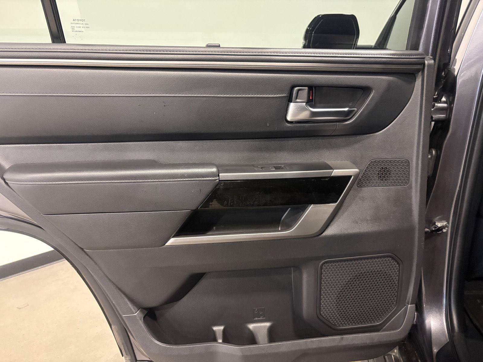 Used 2025 Toyota Sequoia 4WD image 39