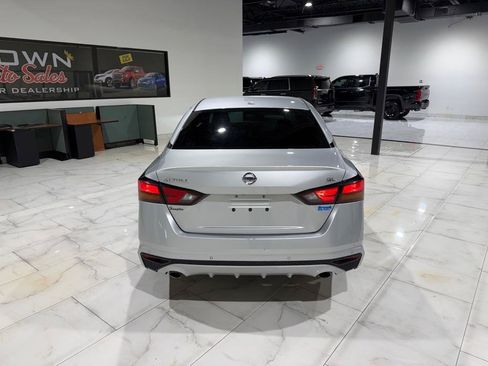 Used 2020 Nissan Altima 2.5 SL FWD image 10