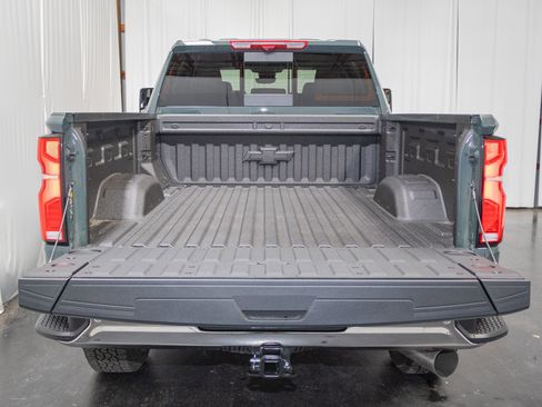 New 2026 Chevrolet Silverado 2500 LTZ w/ LTZ Premium Package AWD/4WD image 4