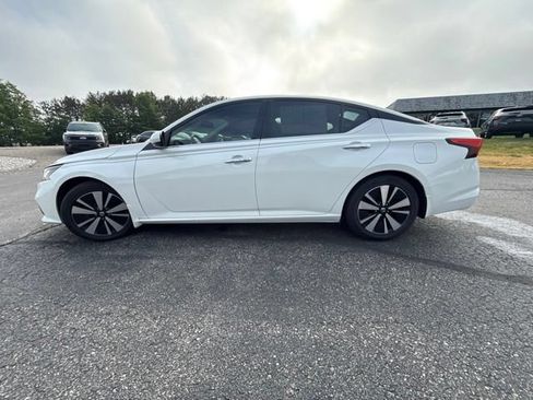 Used 2019 Nissan Altima 2.5 SV FWD image 11
