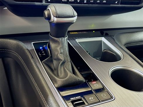 Used 2025 Toyota Sienna XLE image 14