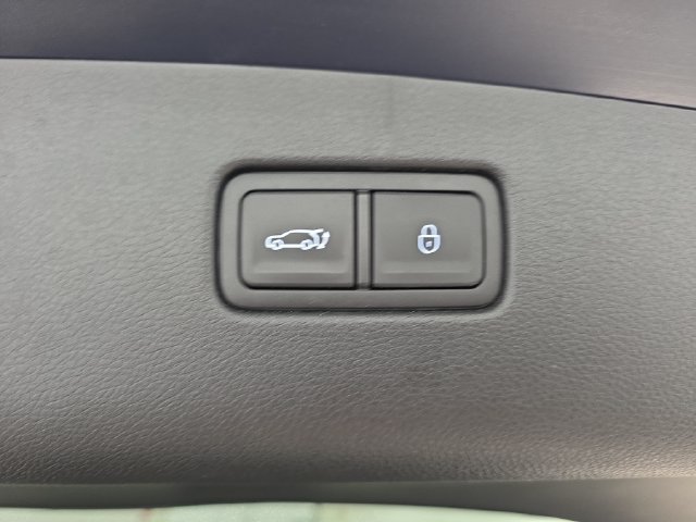 Used 2025 Genesis GV70 3.5T Sport w/ Sport Advanced Package AWD/4WD image 34