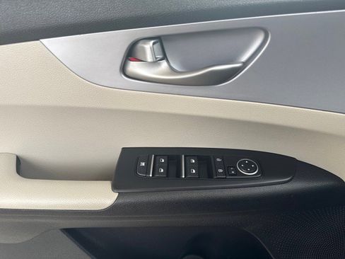 Used 2022 Kia Forte LXS image 10