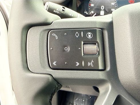 New 2026 Land Rover Defender 110 X-Dynamic SE AWD/4WD image 38