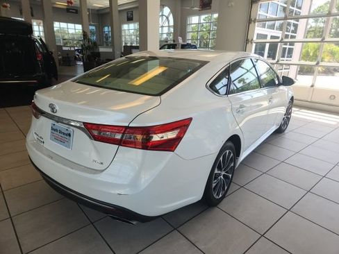 Used 2016 Toyota Avalon XLE Premium FWD image 9