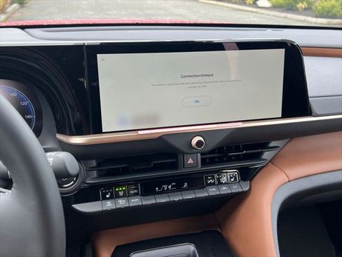 Certified 2026 Toyota Crown Signia w/ Advanced Technology Package image 21