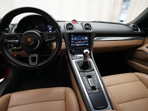 Certified 2021 Porsche 718 Boxster RWD image 18