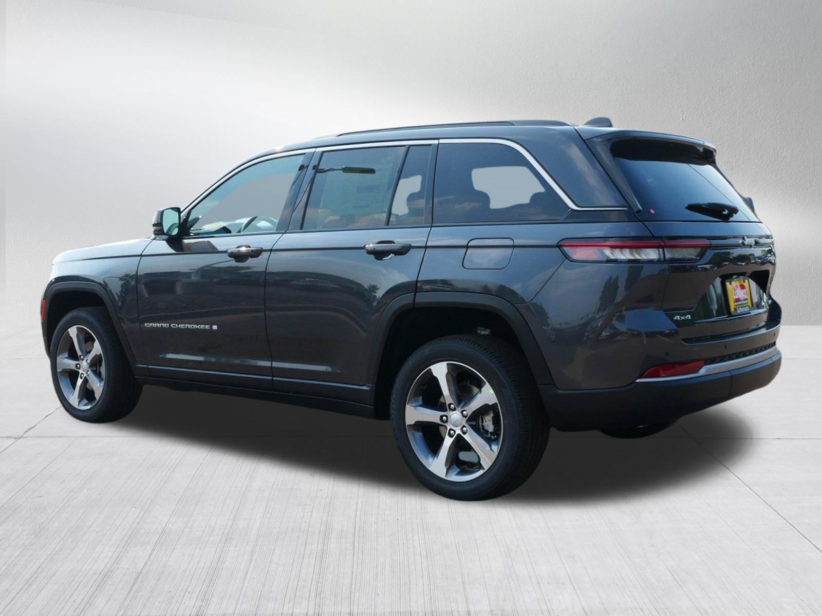 New 2026 Jeep Grand Cherokee Limited w/ Trailer Tow Package AWD/4WD image 5