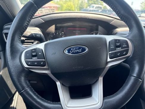 Used 2023 Ford Explorer XLT w/ Equipment Group 202A AWD/4WD image 11