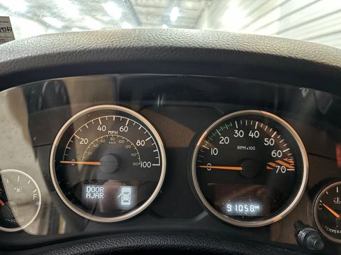 Used 2016 Jeep Wrangler Unlimited Sahara AWD/4WD image 16