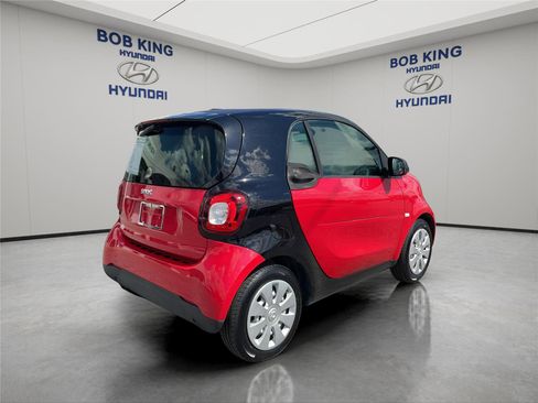 Used 2016 smart fortwo passion image 5