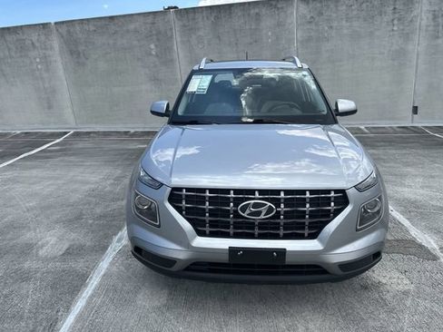 Used 2025 Hyundai Venue SEL FWD image 36