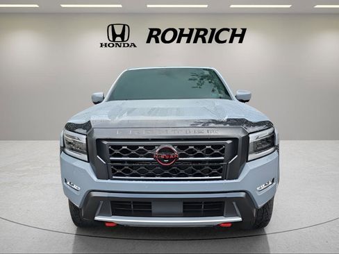 Used 2023 Nissan Frontier PRO-4X w/ Pro Convenience Package image 2