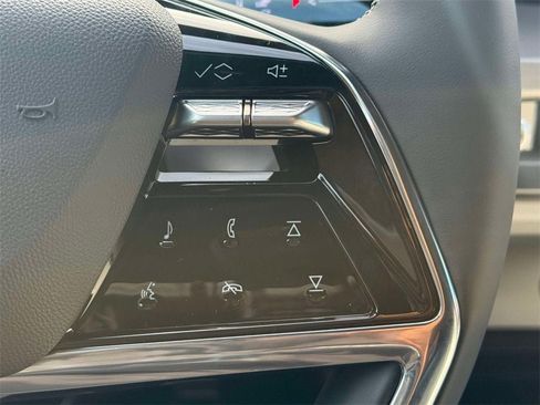 New 2026 Cadillac Vistiq Luxury image 17