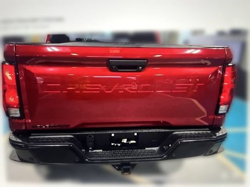 Used 2024 Chevrolet Colorado Trail Boss w/ Technology Package AWD/4WD image 4