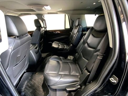 Used 2019 Cadillac Escalade Premium Luxury RWD image 24