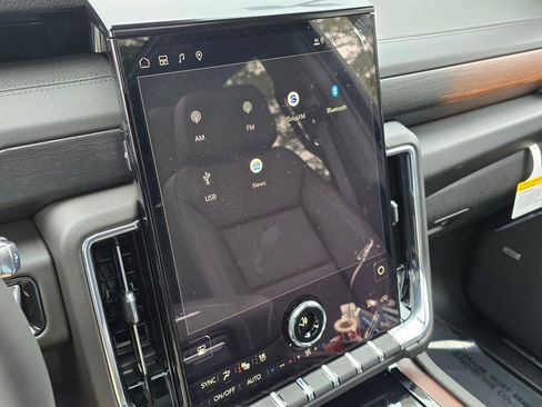 New 2026 GMC Yukon XL Denali w/ Denali Reserve Package image 31