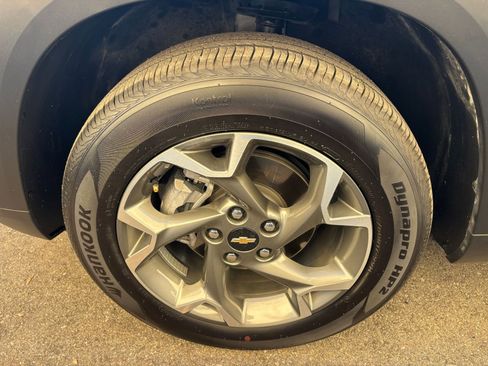 Used 2025 Chevrolet Trax LT image 30